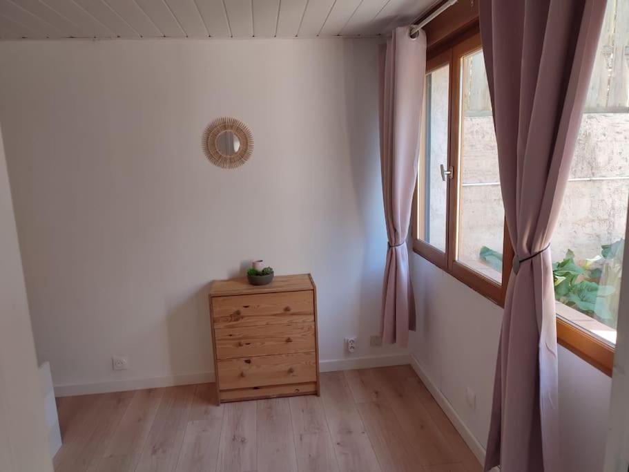 Appartement En Rez De Jardin Et Terrasse Ds Villa Hyères Exterior foto